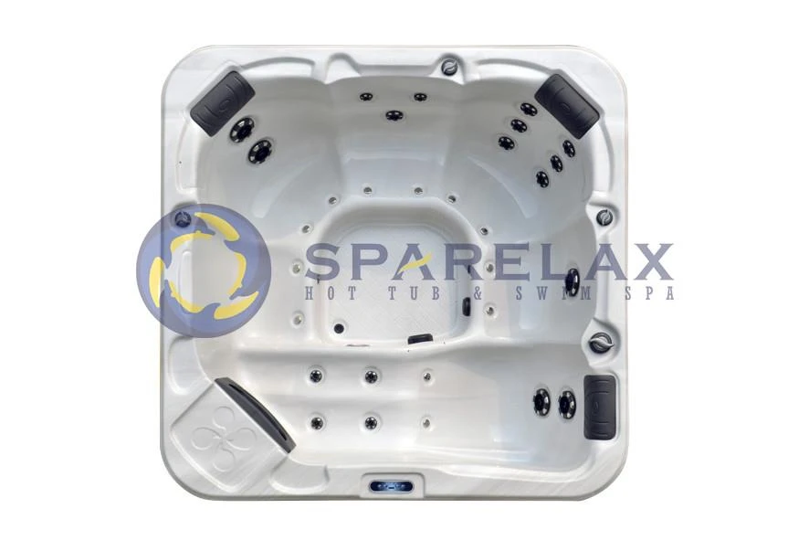 6A12 6 person hot tub